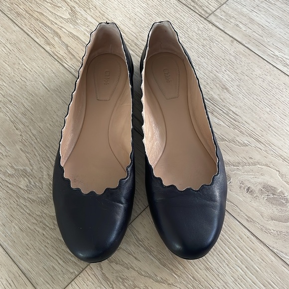 Women’s Chloe Black leather scalloped edge ballet flat - Picture 2 of 9